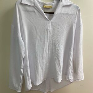 NWT Kristin Crenshaw Lightweight White Collared Long Sleeve Top